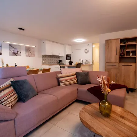 Lovely La Maree With Lateral Sea View By Interhome Apartamento *